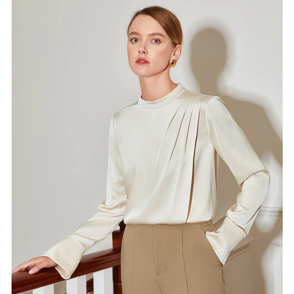 NWT Silk cream blouse size M. Bought from MOTF a shein brand. brand new!